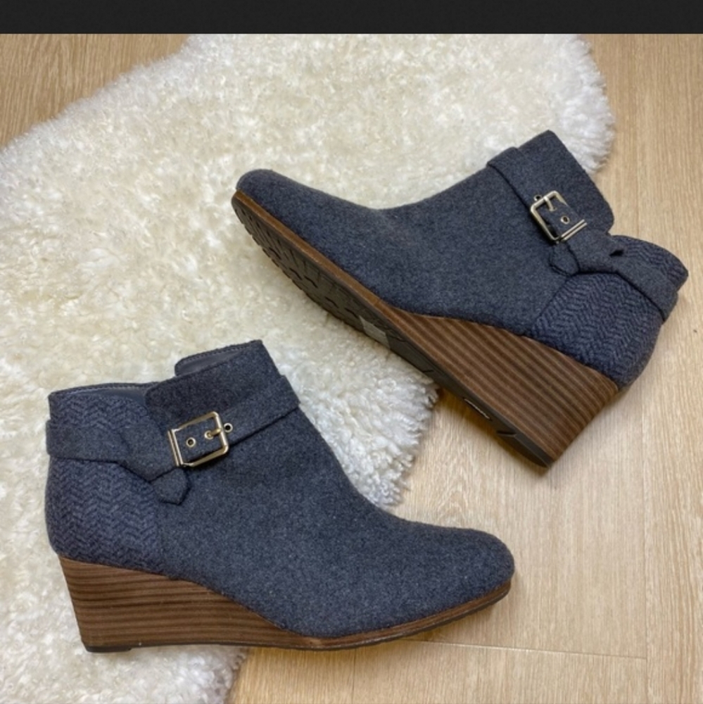 New dr. Scholls Darcy wedge bootie